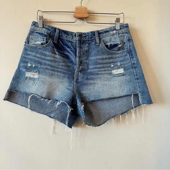 HIDDEN Heavy Fray High Rise Mom Short (Size:Large) - Picture 8 of 11